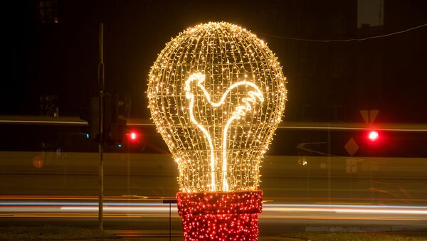 Арт объект Рождественская лампочка на улице Экспорта - Sputnik Латвия