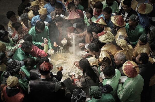 Снимок фотографа Jianhui Liao победивший в номинации Еда конкурса Travel Photographer Of The Year 2017 Снимок фотографа Jianhui Liao победивший в номинации Еда конкурса Travel Photographer Of The Year 2017 - Sputnik Латвия