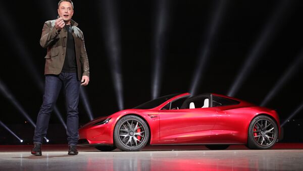 Компания Tesla представила новые модели электромобилей - Sputnik Latvija
