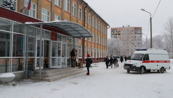 Ситуация у школы № 127 в Перми - Sputnik Латвия