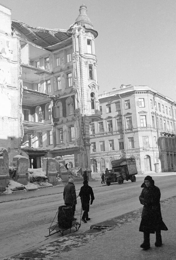 Разрушенные дома на улице Пестеля в Ленинграде - Sputnik Латвия