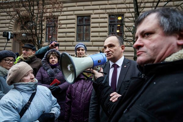Заместитель председателя фракции «Согласия» в Сейме Игорь Пименов на митинге в защиту русских школ Заместитель председателя фракции «Согласия» в Сейме Игорь Пименов на митинге в защиту русских школ - Sputnik Латвия