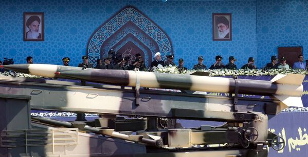 Ракета среднего радиуса действия Zelzal на военном параде в Тегеране, Иран - Sputnik Латвия
