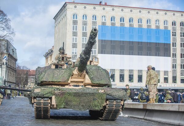 Танк Abrams на параде в Таллине - Sputnik Латвия