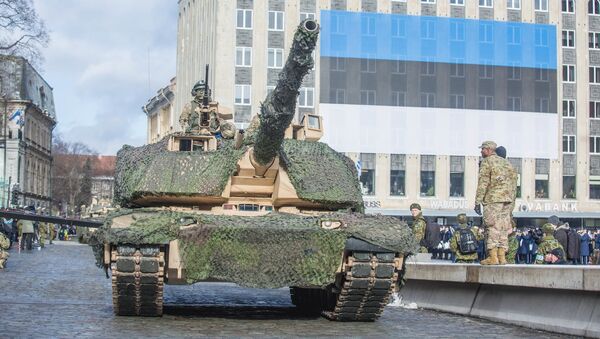 Танк Abrams на параде в Таллинне - Sputnik Latvija