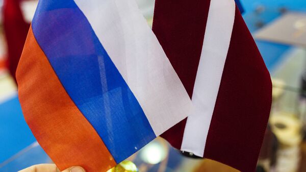 Флажки России и Латвии - Sputnik Латвия