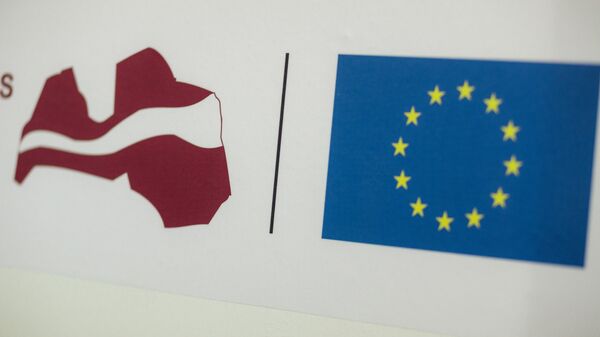 Логотипы Латвии и ЕС - Sputnik Латвия