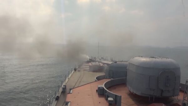 Lielais pretzemūdeņu kuģis Admiral Vinogradov mācībās Japāņu jūrā - Sputnik Latvija