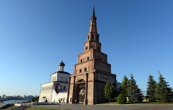Башня Сююмбике в Казанском кремле является падающей башней (имеет заметный наклон). Точная дата постройки неизвестна, впервые упоминается в летописях в 1777 году. - Sputnik Латвия