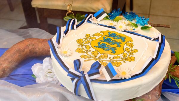 Торт к юбилею Эстонской Республики - Sputnik Latvija