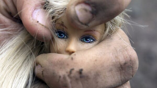 Кукла в руках - Sputnik Latvija