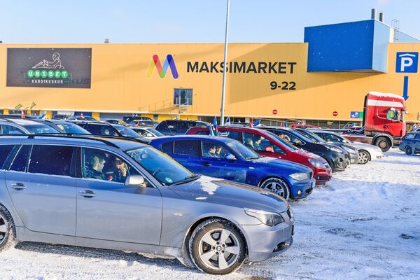 Автопробегом по акцизной политике. Последние минуты перед отправлением Автопробегом по акцизной политике. Последние минуты перед отправлением - Sputnik Латвия