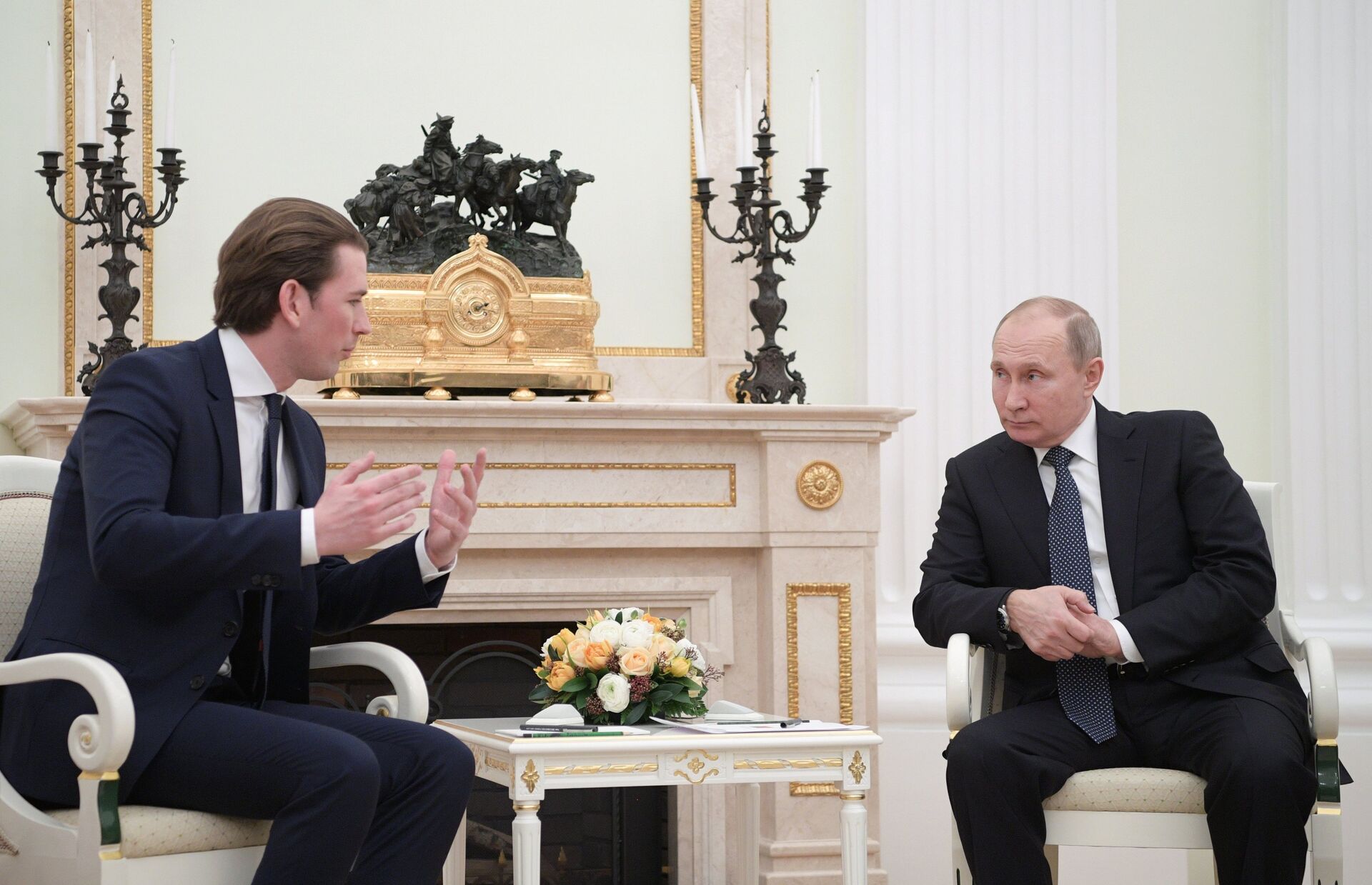 Президент РФ В. Путин встретился с канцлером Австрии С. Курцем - Sputnik Латвия, 1920, 11.10.2021