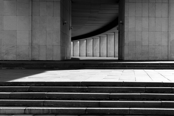 Снимок Victory Park российского фотографа Mikhail Zamkovskiy из категории Architecture (Professional competition), вошедший в шортлист фотоконкурса 2018 Sony World Photography Awards Снимок Victory Park российского фотографа Mikhail Zamkovskiy из категории Architecture (Professional competition), вошедший в шортлист фотоконкурса 2018 Sony World Photography Awards - Sputnik Латвия