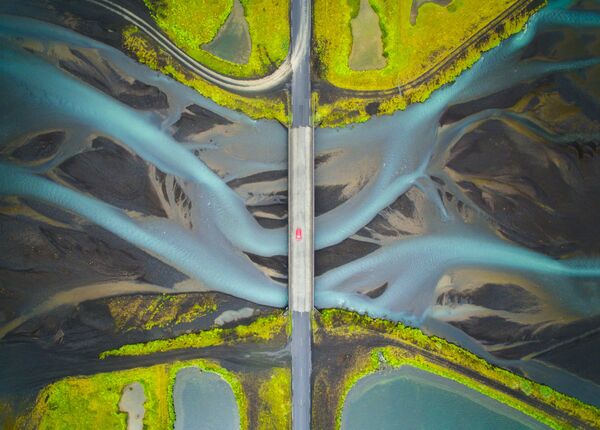 Снимок Patterns of Glacial River индийского фотографа Manish Mamtani из категории Travel (Open competition), вошедший в шортлист фотоконкурса 2018 Sony World Photography Awards Снимок Patterns of Glacial River индийского фотографа Manish Mamtani из категории Travel (Open competition), вошедший в шортлист фотоконкурса 2018 Sony World Photography Awards - Sputnik Латвия