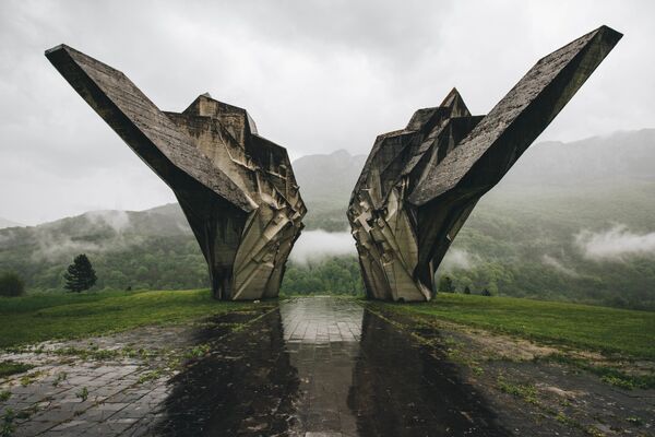 Снимок Tjentiste российского фотографа Анастасии Ряковской из категории Architecture (Professional), вошедший в шортлист фотоконкурса 2018 Sony World Photography Awards Снимок Tjentiste российского фотографа Анастасии Ряковской из категории Architecture (Professional), вошедший в шортлист фотоконкурса 2018 Sony World Photography Awards - Sputnik Латвия
