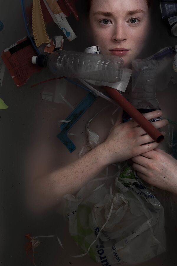 Снимок Polluted британского фотографа Emma Spencer из категории Student Focus, вошедший в шортлист фотоконкурса 2018 Sony World Photography Awards Снимок Polluted британского фотографа Emma Spencer из категории Student Focus, вошедший в шортлист фотоконкурса 2018 Sony World Photography Awards - Sputnik Латвия