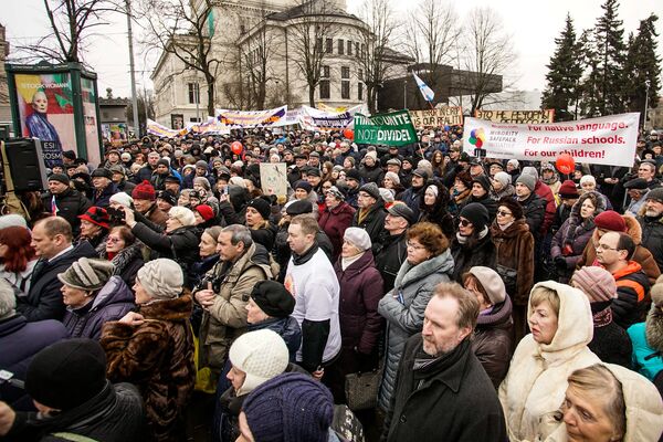 Марш в защиту русских школ. 10 марта 2018 г. Марш в защиту русских школ. 10 марта 2018 г. - Sputnik Латвия