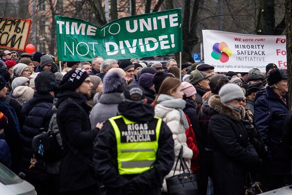 Марш в защиту русских школ. 10 марта 2018 г. Марш в защиту русских школ. 10 марта 2018 г. - Sputnik Латвия
