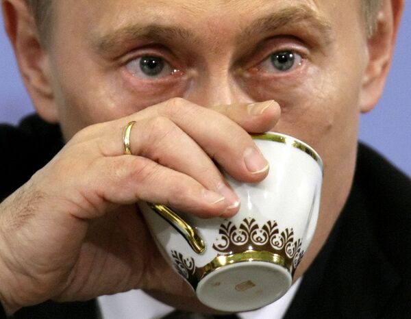 Владимир Путин во время пресс-конференции, 14 февраля 2008 Владимир Путин во время пресс-конференции, 14 февраля 2008 - Sputnik Латвия