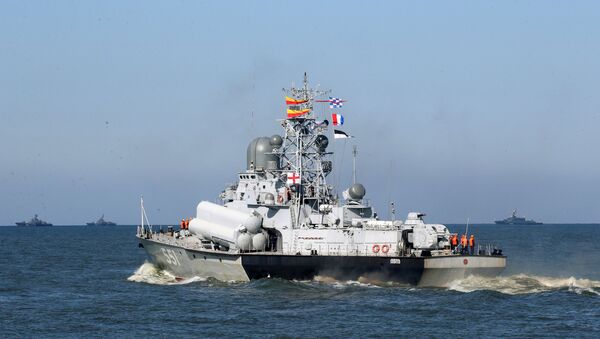Выход кораблей Балтийского флота в море в рамках учений Запад-2017 - Sputnik Latvija