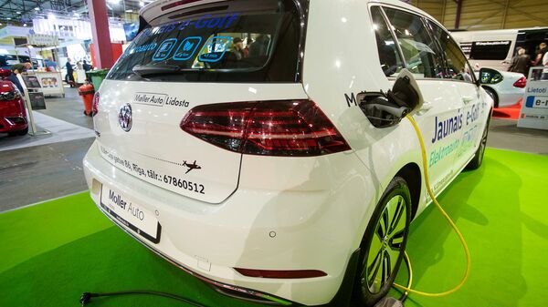 Электромобиль Volkswagen Golf - Sputnik Латвия