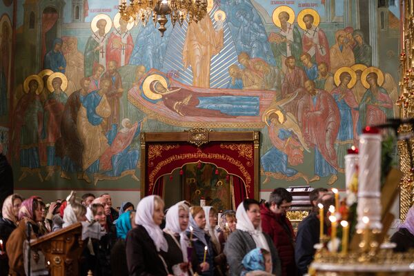 Праздник Воскресения Христова в Христорождественском кафедральном соборе Риги Праздник Воскресения Христова в Христорождественском кафедральном соборе Риги - Sputnik Латвия