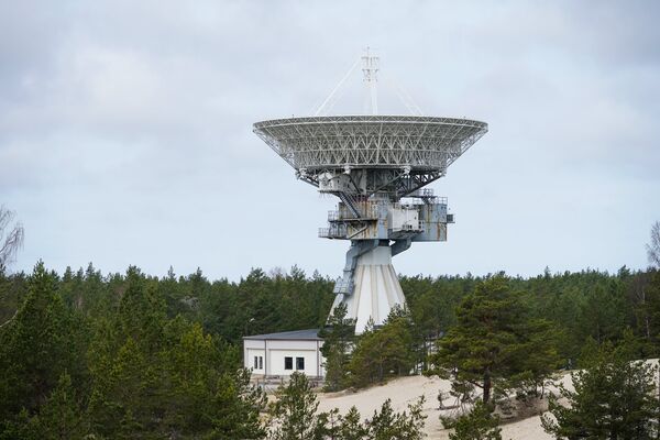 Радиотелескоп РТ-32 в поселке Ирбене Радиотелескоп РТ-32 в поселке Ирбене - Sputnik Латвия