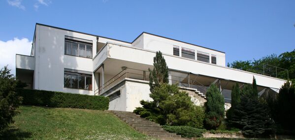 Tugendhata villa – vācu arhitekta Ludviga Misa van der Roe daiļdarbs Brno pilsētā Čehijā. UNESCO sarakstā iekļauta 2001. gadā. - Sputnik Latvija