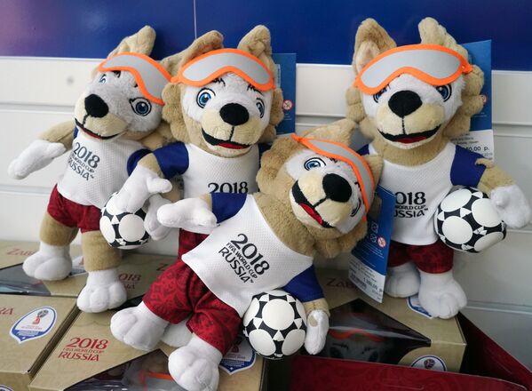 Официальные талисманы чемпионата мира по футболу - 2018 - волки Забиваки - Sputnik Латвия