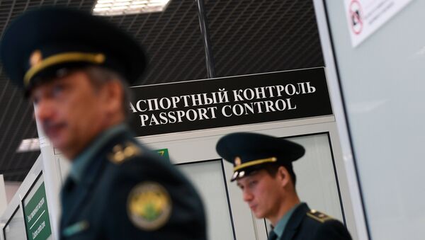 Lidosta Kazaņa muitas posteņa darbs - Sputnik Latvija