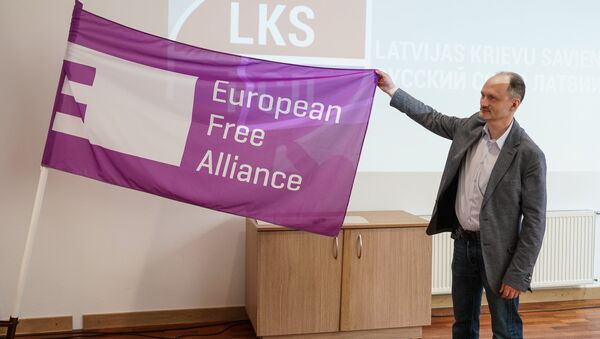 Депутат Европарламента Мирослав Митрофанов на съезде партии Русский союз Латвии - Sputnik Латвия
