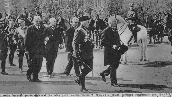 1 мая 1934 года, Улманис уже задумал переворот. Фотография из журнала Атпута - Sputnik Латвия