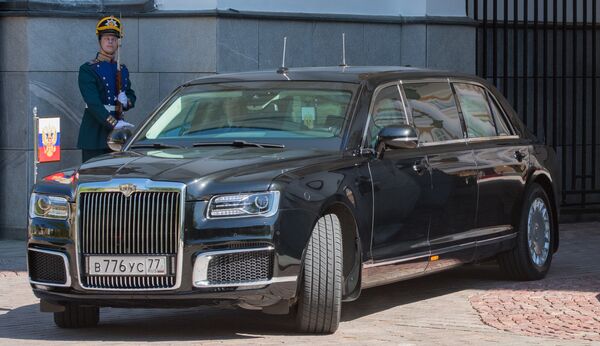 Автомобиль Aurus кортежа президента РФ, 7 мая 2018 Автомобиль Aurus кортежа президента РФ, 7 мая 2018 - Sputnik Latvija