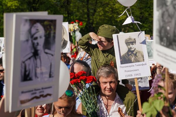 Голосуют за тех, кто громче кричит: как Маргарита Драгиле участвовала в выборах в Сейм Голосуют за тех, кто громче кричит: как Маргарита Драгиле участвовала в выборах в Сейм - Sputnik Латвия