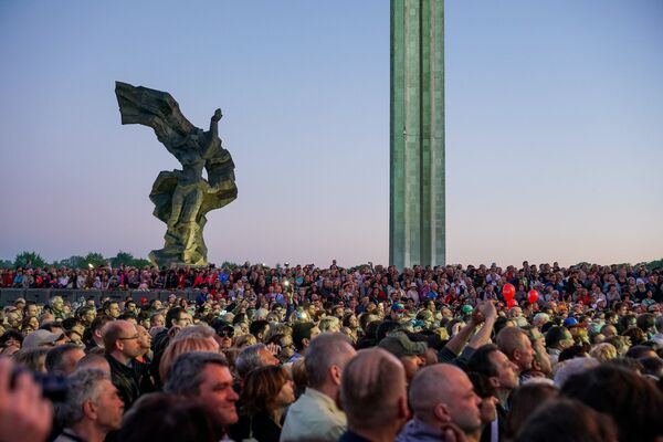 9 мая в Риге: площадь у памятника Освободителям - Sputnik Латвия