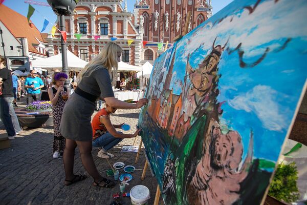 Майский граф: праздник цветущего Средневековья Майский граф: праздник цветущего Средневековья - Sputnik Латвия