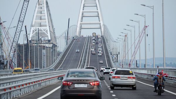 Начало автомобильного движения по Крымского мосту - Sputnik Латвия