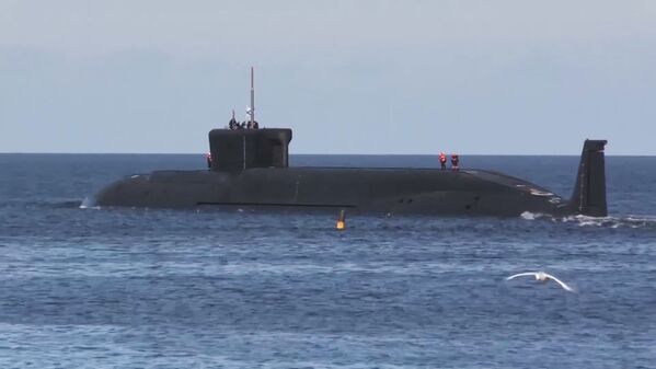 Запуск ракеты Булава по полигону Кура с подводного крейсера Юрий Долгорукий в Белом море Запуск ракеты Булава по полигону Кура с подводного крейсера Юрий Долгорукий в Белом море - Sputnik Латвия