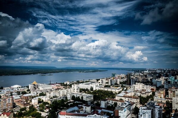 Улицы и здания Самары в окрестностях реки Волги Улицы и здания Самары в окрестностях реки Волги - Sputnik Латвия