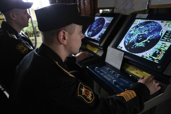 Экипаж ракетного крейсера Маршал Устинов на военно-морских учениях Кумжа-2018 в Баренцевом море Экипаж ракетного крейсера Маршал Устинов на военно-морских учениях Кумжа-2018 в Баренцевом море - Sputnik Латвия