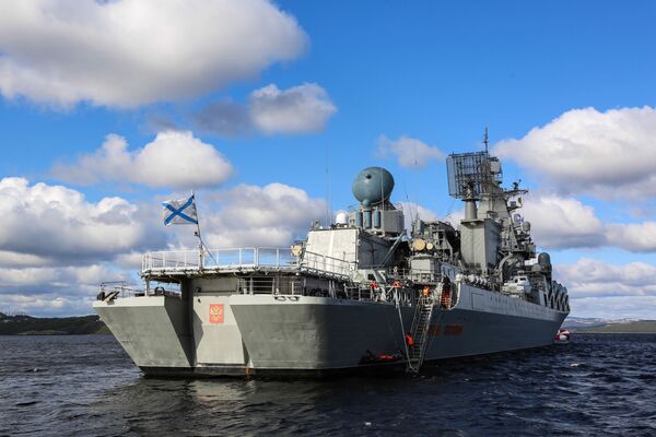 Ракетный крейсер Маршал Устинов на военно-морских учениях Кумжа – 2018 в Баренцевом море - Sputnik Латвия