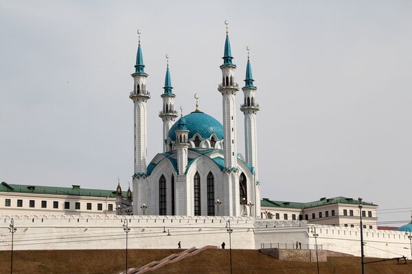 Кул-Шариф — главная соборная мечеть республики Татарстан расположена на территории Казанского кремля Кул-Шариф — главная соборная мечеть республики Татарстан расположена на территории Казанского кремля - Sputnik Латвия