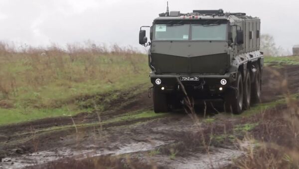Новые бронеавтомобили Тайфун-К в действии - Sputnik Латвия