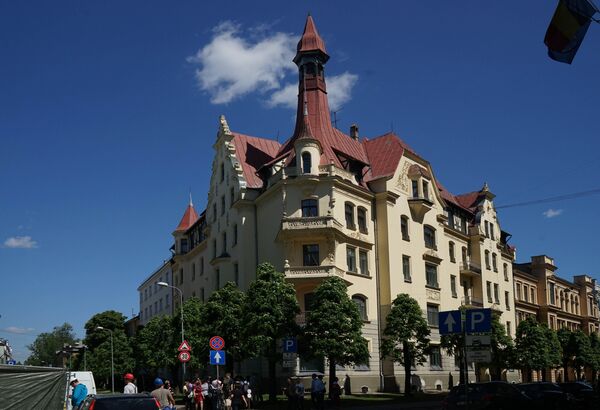 Здание в стиле модерн на углу улицы Альберта в Риге Здание в стиле модерн на углу улицы Альберта в Риге - Sputnik Латвия