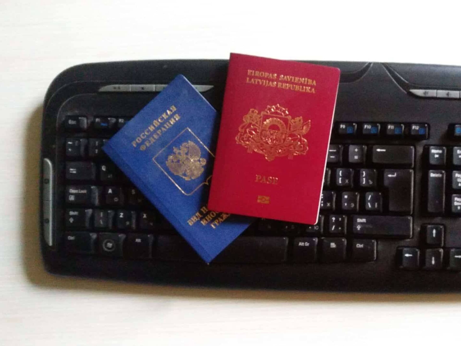 Можно Ли Передавать Фото Паспорта По Ватсапу