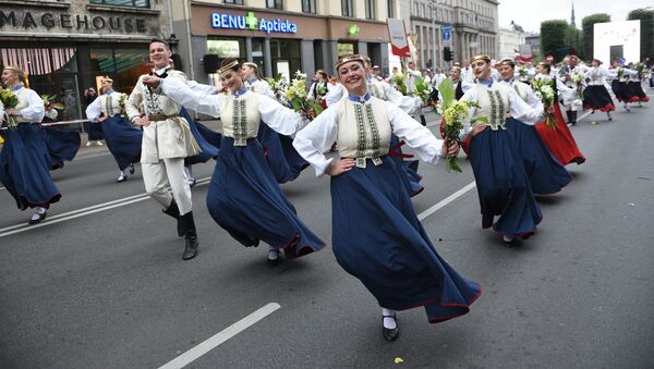Участники XXVI Вселатвийского праздника песни и XVI Праздника танца - Sputnik Латвия