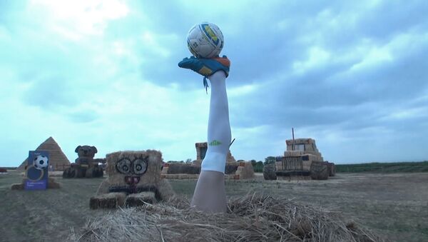 Iemūžināts salmos: Stavropolē uzstādīts piemineklis Akinfejeva kājai - Sputnik Latvija