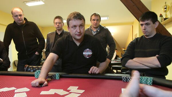 Антанас Гуога за покерным столом - Sputnik Латвия