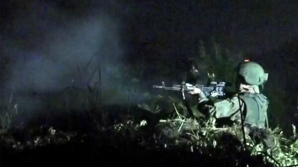 Мотострелки отразили ночную атаку на учениях в Забайкалье - Sputnik Латвия